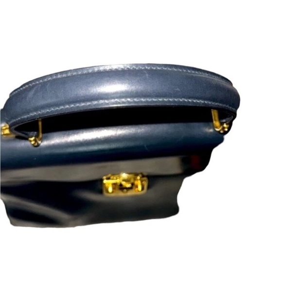 Gucci Trending Vintage Black Leather Crossbody Satchel Bag - Picture 4 of 15